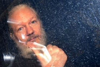 Julian Assange: Die USA wollen den 50-Jährigen unter anderem wegen der Veröffentlichung geheimer Dokumente vor Gericht stellen.