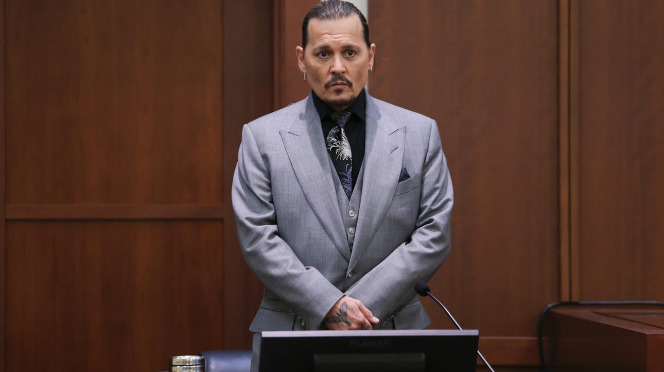 Johnny Depp sagte im Prozess gegen seine Ex-Frau Amber Heard als Zeuge aus.