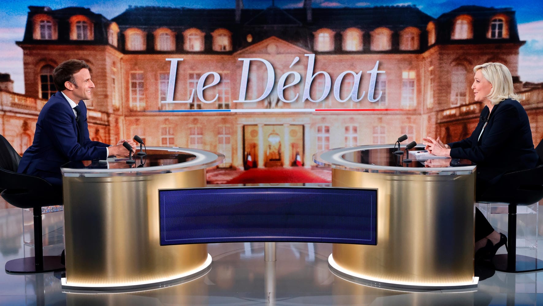 Emmanuel Macron und Marine Le Pen im TV-Duell: Die Präsidentschaftskandidaten lieferten sich wenige Tage vor der Stichwahl in Frankreich einen Schlagabtausch.