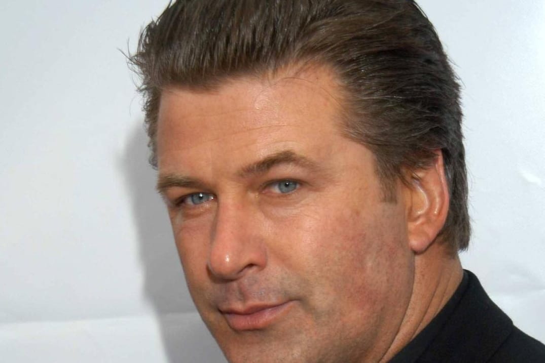 Alec Baldwin bei einem Event in Hollywood (Archivbild): Er feuerte die Waffe ab, die eine Kamerafrau traf.