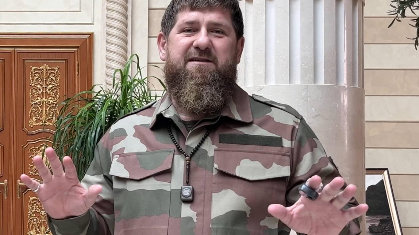 Der Staatschef von Tschetschenien spricht in die Kamera (Archivbild): Ramzan Kadyrov geht von einer Eroberung von Mariupol am heutigen Donnerstag aus.