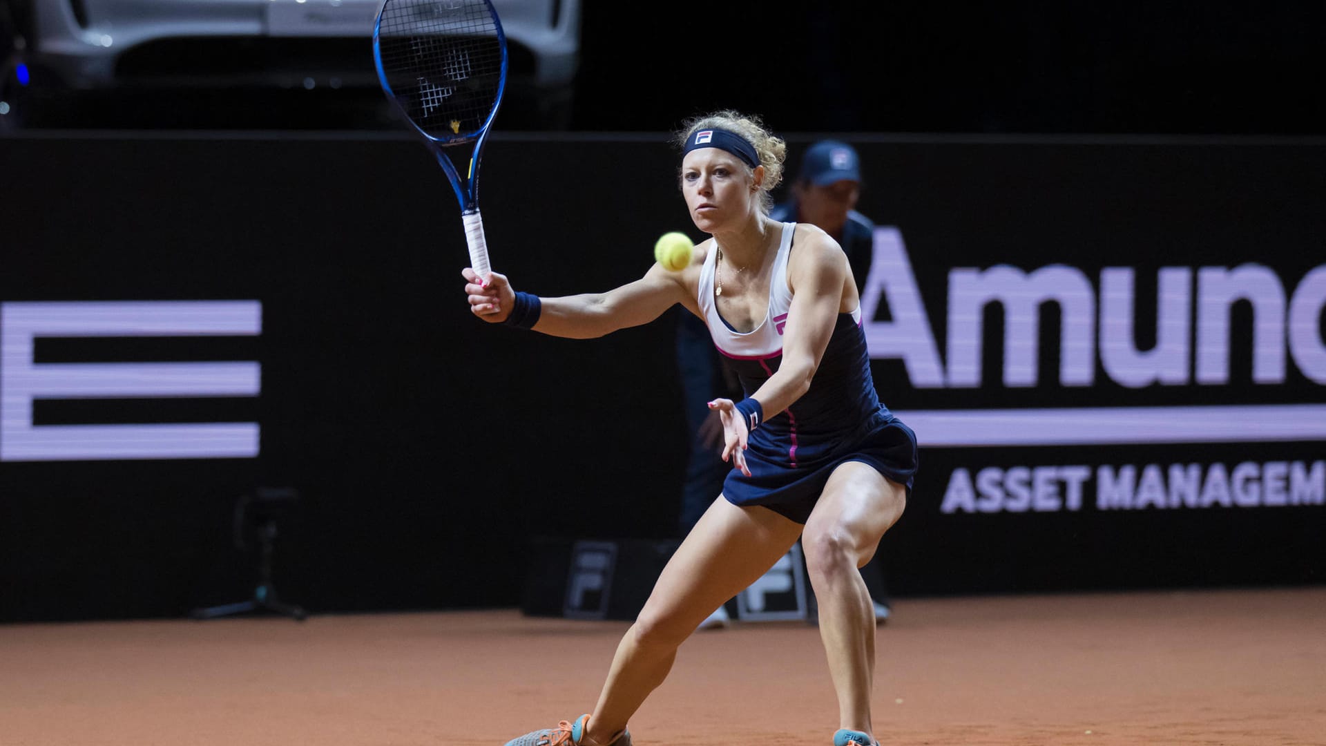 Laura Siegemund schlägt aktuell beim WTA-Turnier in Stuttgart auf.