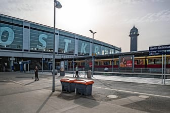 Blick auf den Bahnhof Ostkreuz in Berlin (Archivbild): Hier soll es zu der Attacke gekommen sein.