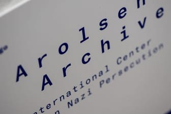 "Arolsen Archives"