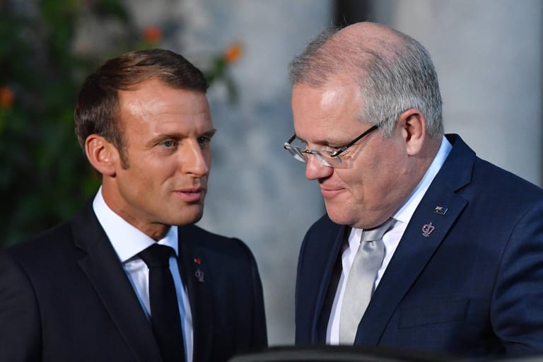 Im September 2021 entbrennt ein heftiger Streit zwischen Australien, Frankreich und den USA. Australien kündigt den geplanten Kauf von zwölf französischen Atom-U-Booten auf und vergibt den Vertrag an die USA. Dies löst eine heftige Krise zwischen den Beteiligten aus. Paris zog zwischenzeitlich sogar seine Botschafter aus Washington und Canberra ab.