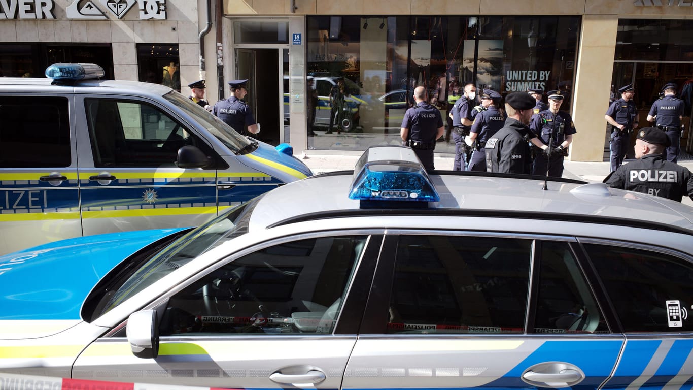 Einsatz in München: Die Polizei war mit 50 Beamten vor Ort.