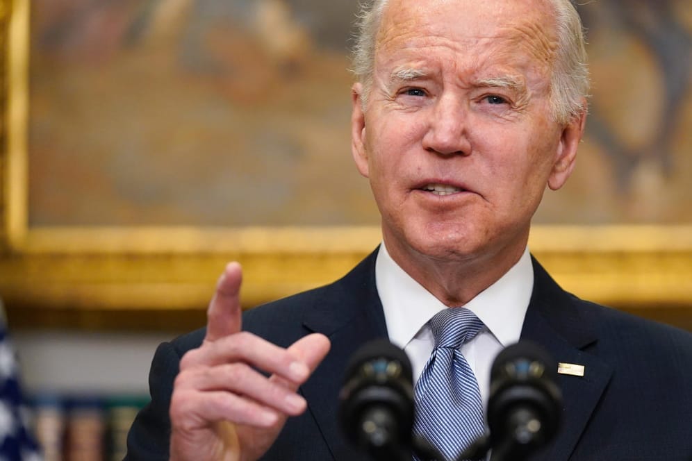 Joe Biden hält im Roosevelt Room des Weißen Hauses eine Rede zum russischen Einmarsch in die Ukraine: "Weichen für die nächste Phase dieses Krieges" werden gestellt.