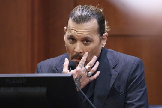 Schlimmste Beleidigungen: Depp räumte im Kreuzverhör eigenes Fehlverhalten ein.