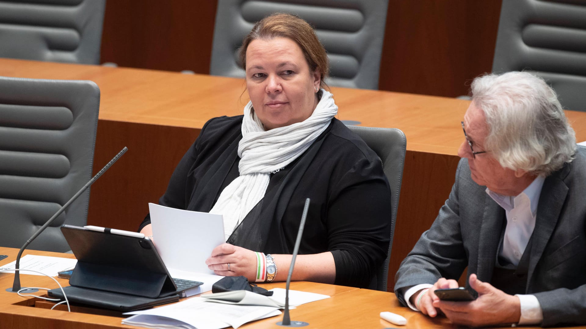 Ursula Heinen-Esser, ehemalige NRW-Umweltministerin (Archivbild): Sie war wegen ihrer Mallorca-Reise während der Flutkatastrophe 2021 in die Kritik geraten. Ursula Heinen-Esser, ehemalige NRW-Umweltministerin (Archivbild): Sie war wegen ihrer Mallorca-Reise während der Flutkatastrophe 2021 in die Kritik geraten.