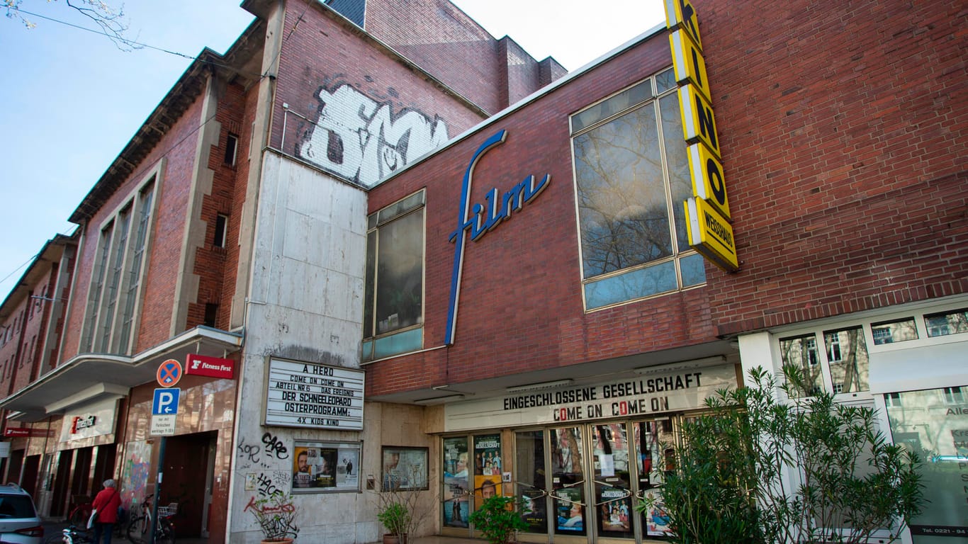 Das Weisshaus Kino in der Luxemburger Straße: Das alte Kino aus den 50er-Jahren ist vor allem für sein Arthouse-Programm bekannt.