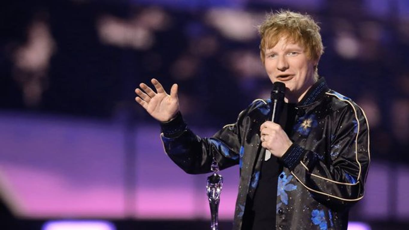 Ed Sheeran will die Menschen in der Ukraine unterstützen.