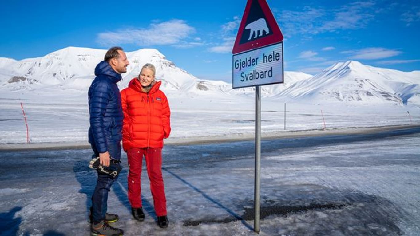 Der norwegische Kronprinz Haakon und seine Frau Mette-Marit mögen Spitzbergen sehr.