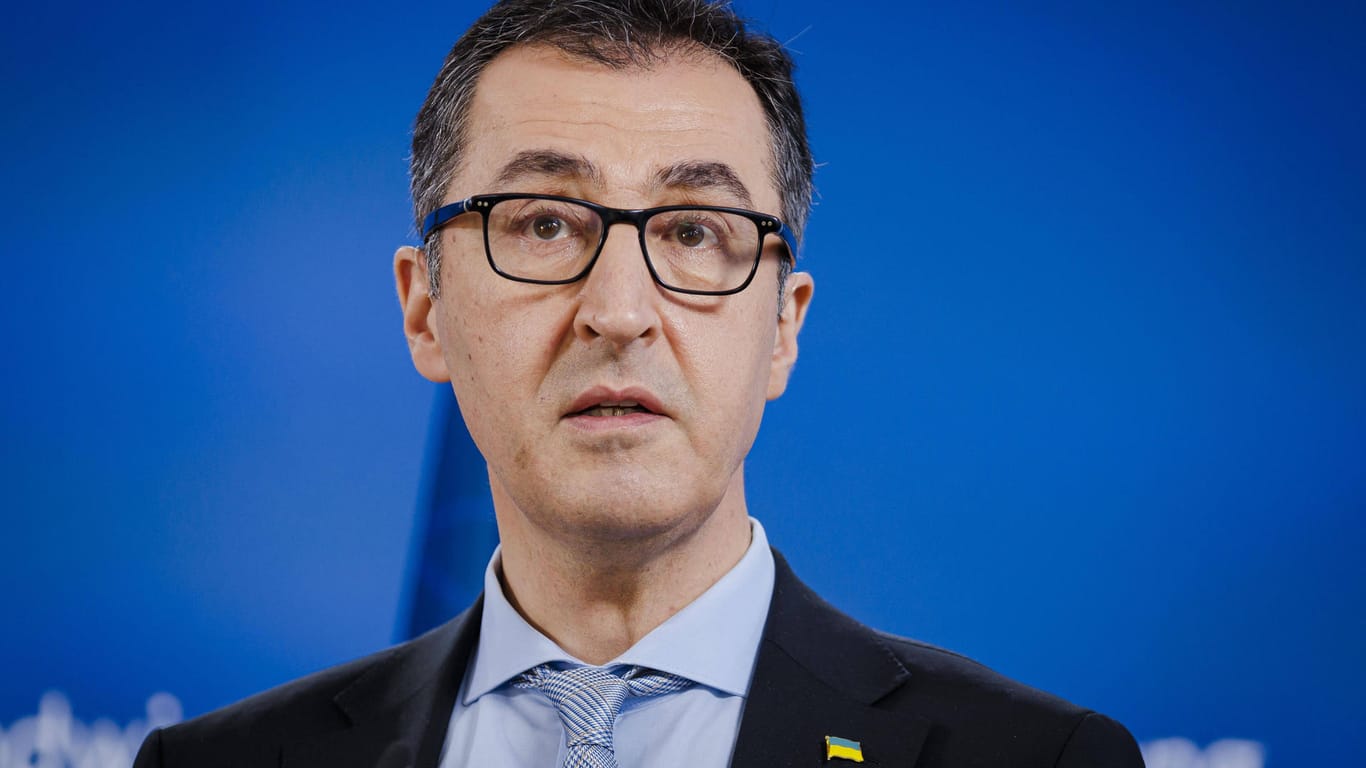 Landwirtschaftsminister Cem Özdemir (Archiv): "Wenn wir Obst und Gemüse billiger machen, entlasten wir die Verbraucherinnen und Verbraucher nicht nur vergleichsweise kostengünstig, sondern fördern dazu auch noch eine gesunde Ernährung durch die gewonnene Lenkungswirkung."