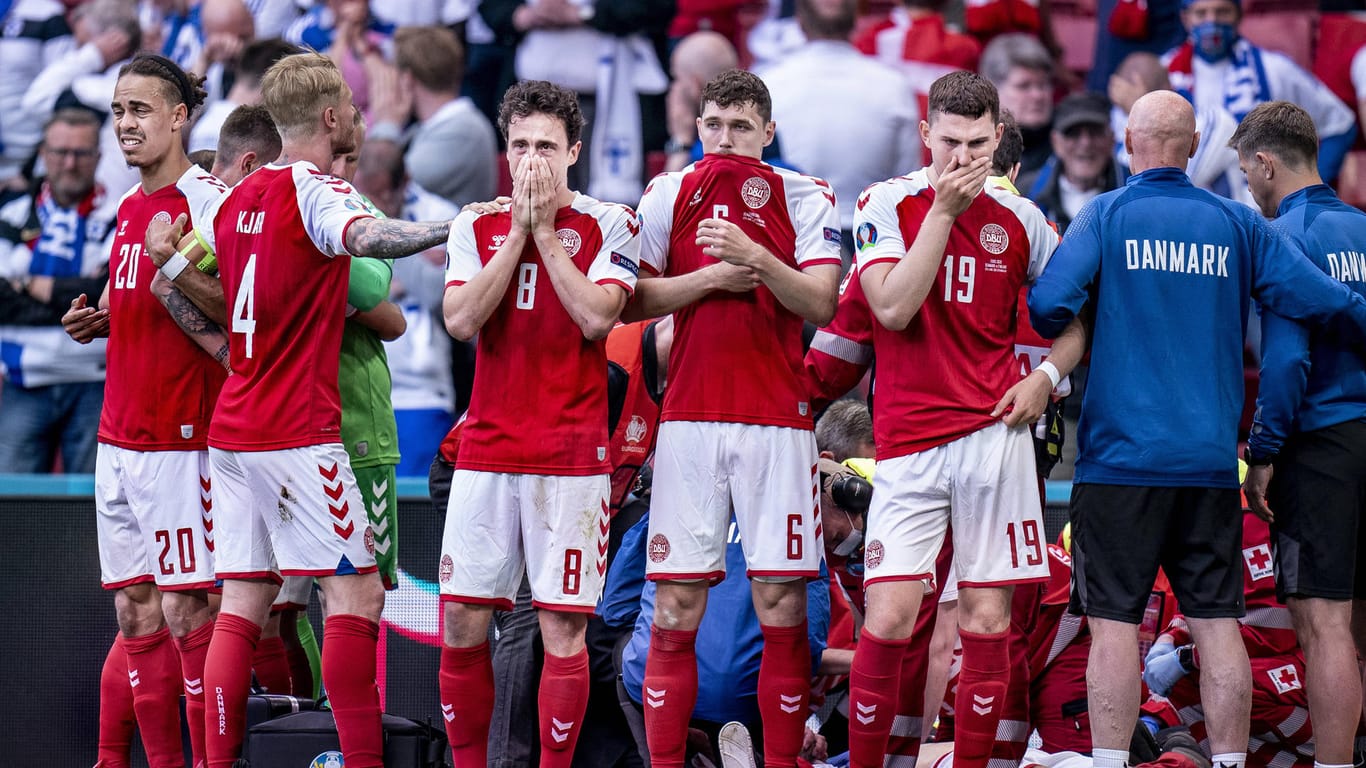 Die dänische Nationalmannschaft: Eriksen erlitt einen Herzstillstand.