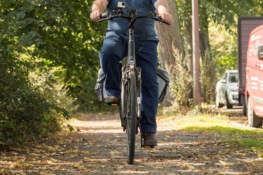 Gemütlichkeit statt Hektik: Wer auf dem Fahrrad genug Zeit mitbringt, senkt das Risiko für Unfälle.