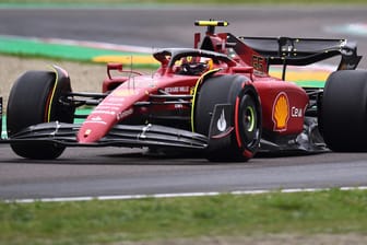 Carlos Sainz am Freitag in der Qualifikation in Imola. Der Ferrari-Pilot rutschte später von der Strecke.