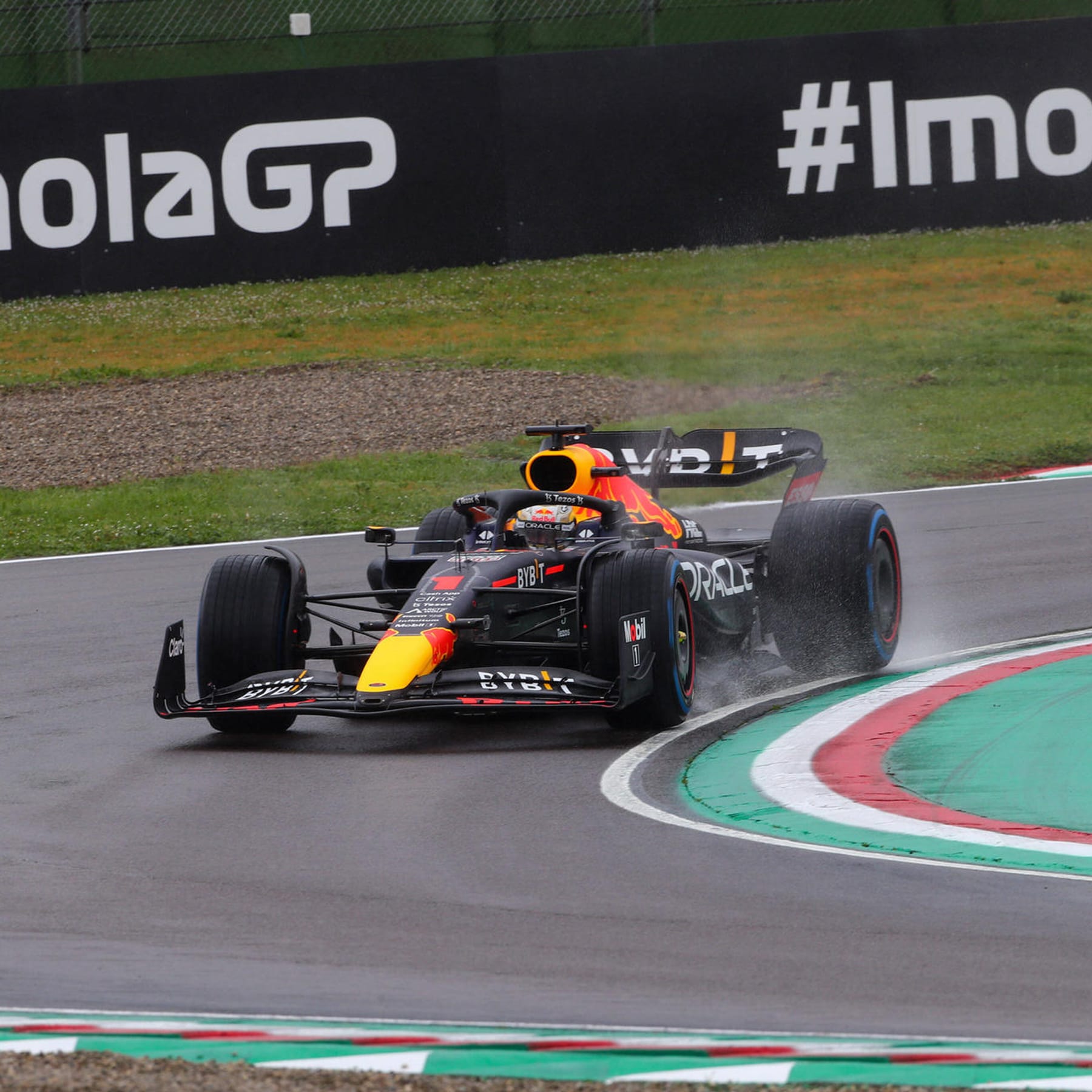 Formel 1 in Imola Verstappen schnappt sich Pole
