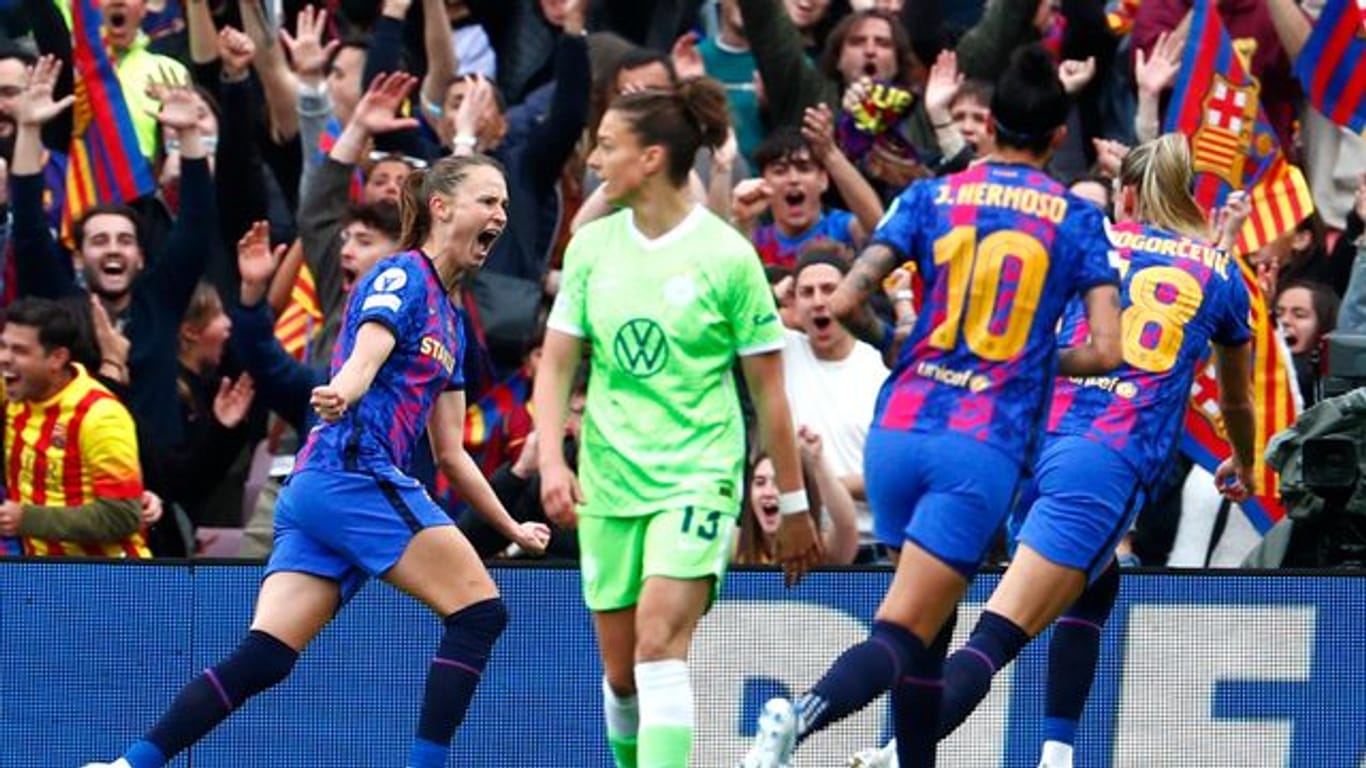 Die Wolfsburger Fußball-Frauen waren beim FC Barcelona letztlich chancenlos.