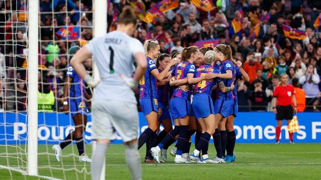 Fünfmal durfte die Frauen vom FC Barcelona gegen die Wolfsburger Fußballerinnen jubeln. Fünfmal durfte die Frauen vom FC Barcelona gegen die Wolfsburger Fußballerinnen jubeln.