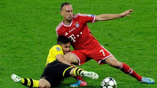 Bundesliga-Duell in London: 2013 treffen Franck Ribery (r) mit dem FC Bayern München auf Ilkay Gündogan und den BVB.