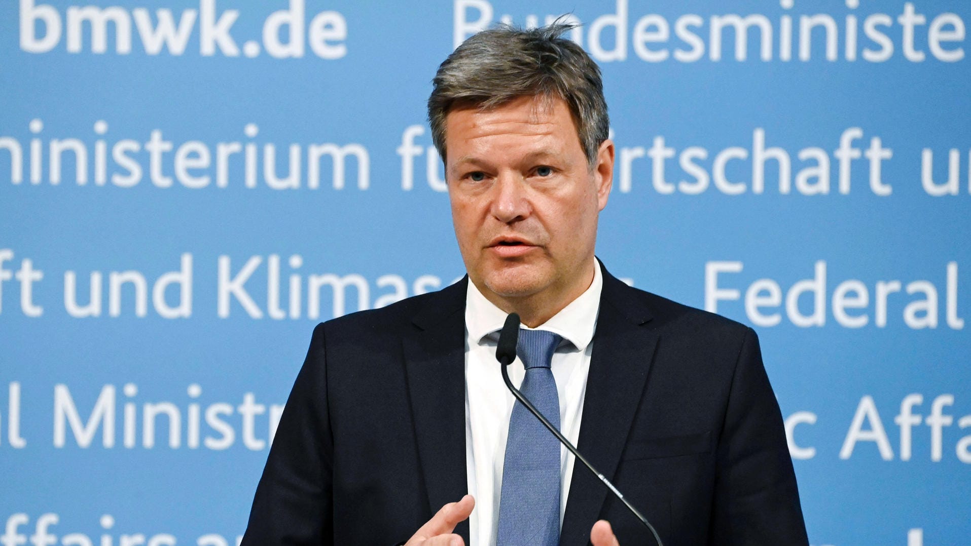 Bundeswirtschaftsminister Robert Habeck senkt die Wachstumsprognose für 2022 deutlich deutlich. Bundeswirtschaftsminister Robert Habeck senkt die Wachstumsprognose für 2022 deutlich deutlich.