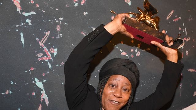 Mit dem Goldenen Löwen für den besten Länderpavillon wurde Großbritannien mit der Künstlerin Sonia Boyce ausgezeichnet.