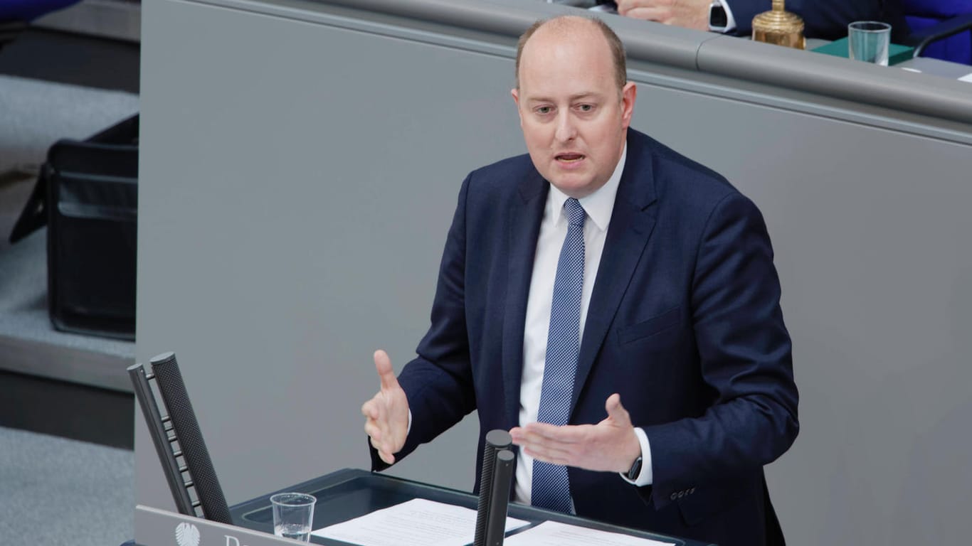 "Was Lindner aktuell als Finanzminister veranstaltet, hat mit solider Haushaltsführung nichts mehr zu tun", sagt Matthias Hauer.