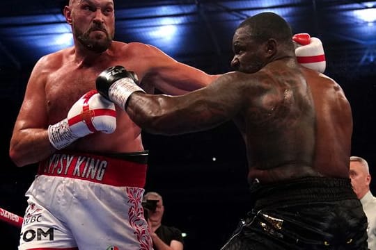 Tyson Fury (l) hat Dillian Whyte k.