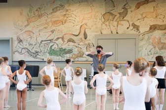 Hamburger Ballettschule nimmt ukrainische Kinder auf