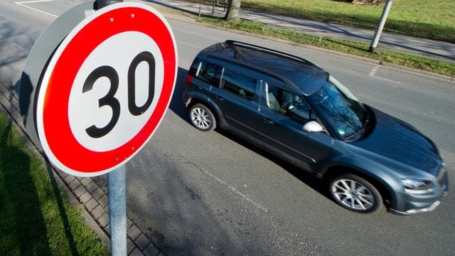 Tempo-30-Schild