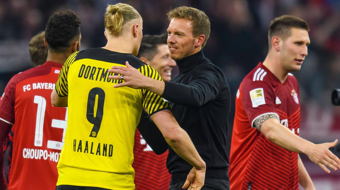 Umworben: Dortmunds Torjäger Erling Haaland nach dem Topspiel mit Bayern-Trainer Nagelsmann.