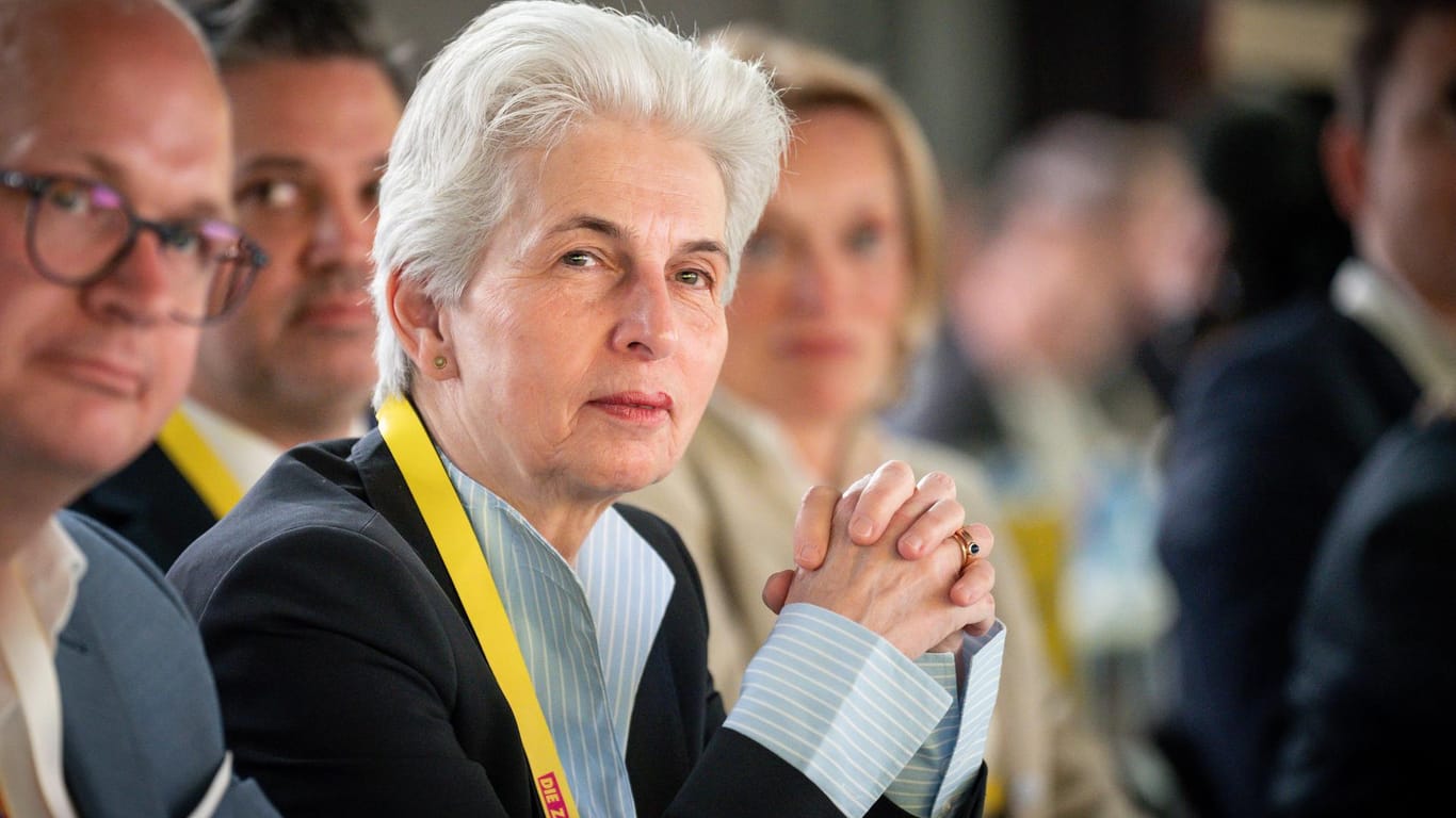 Marie-Agnes Strack-Zimmermann beim FDP-Bundesparteitag: Sitzt Scholz im Kanzleramt "am falschen Platz"?