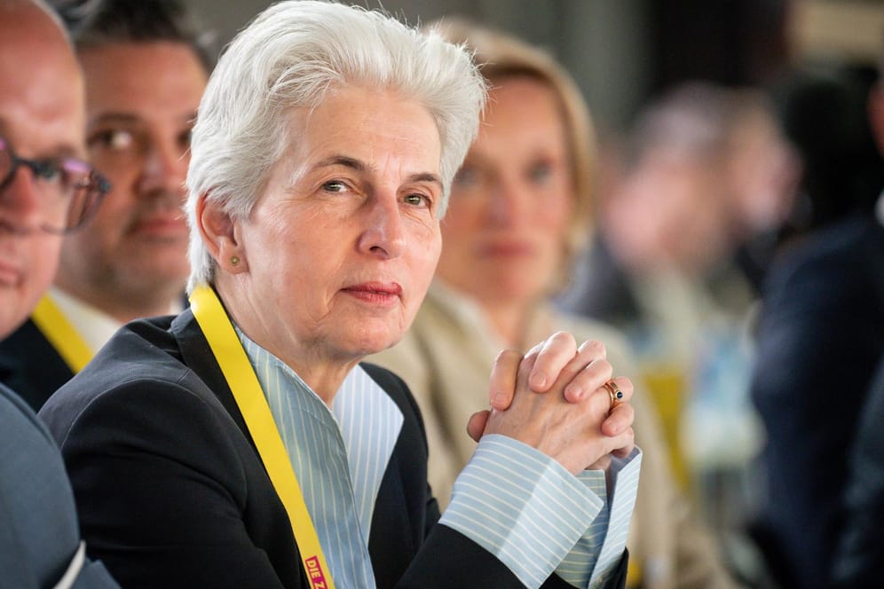 Marie-Agnes Strack-Zimmermann beim FDP-Bundesparteitag: Sitzt Scholz im Kanzleramt "am falschen Platz"?