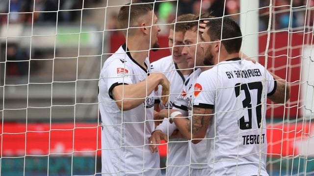 1. FC Nürnberg - SV Sandhausen 1. FC Nürnberg - SV Sandhausen