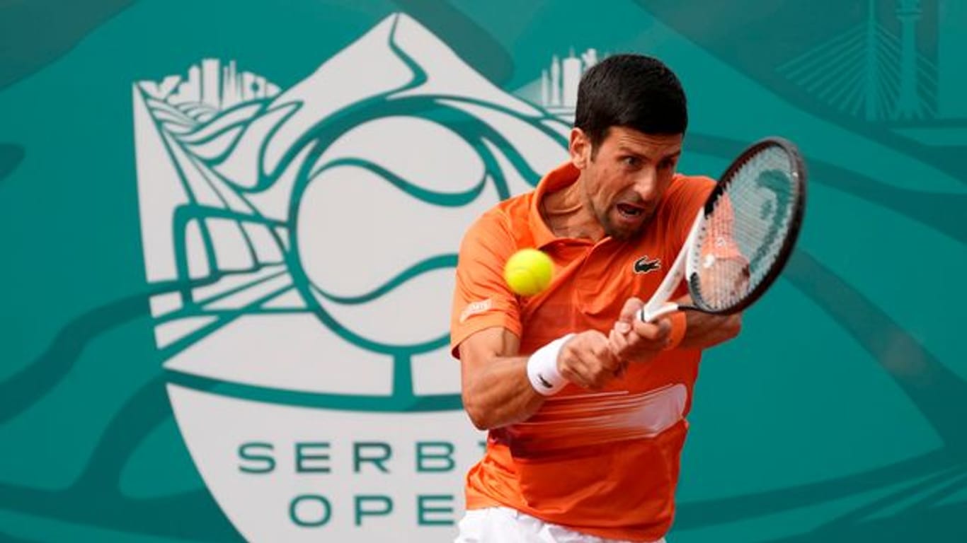 Hat bei seinem Heim-Turnier in Belgrad im Finale gegen den Russen Andrej Rubljow verloren: Novak Djokovic in Aktion.