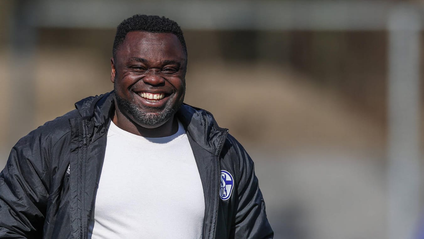 Gerald Asamoah: Der frühere Nationalspieler hat den Laureus Award im Namen der gesamten Belegschaft des Films "Schwarze Adler" entgegengenommen. Gerald Asamoah: Der frühere Nationalspieler hat den Laureus Award im Namen der gesamten Belegschaft des Films "Schwarze Adler" entgegengenommen.