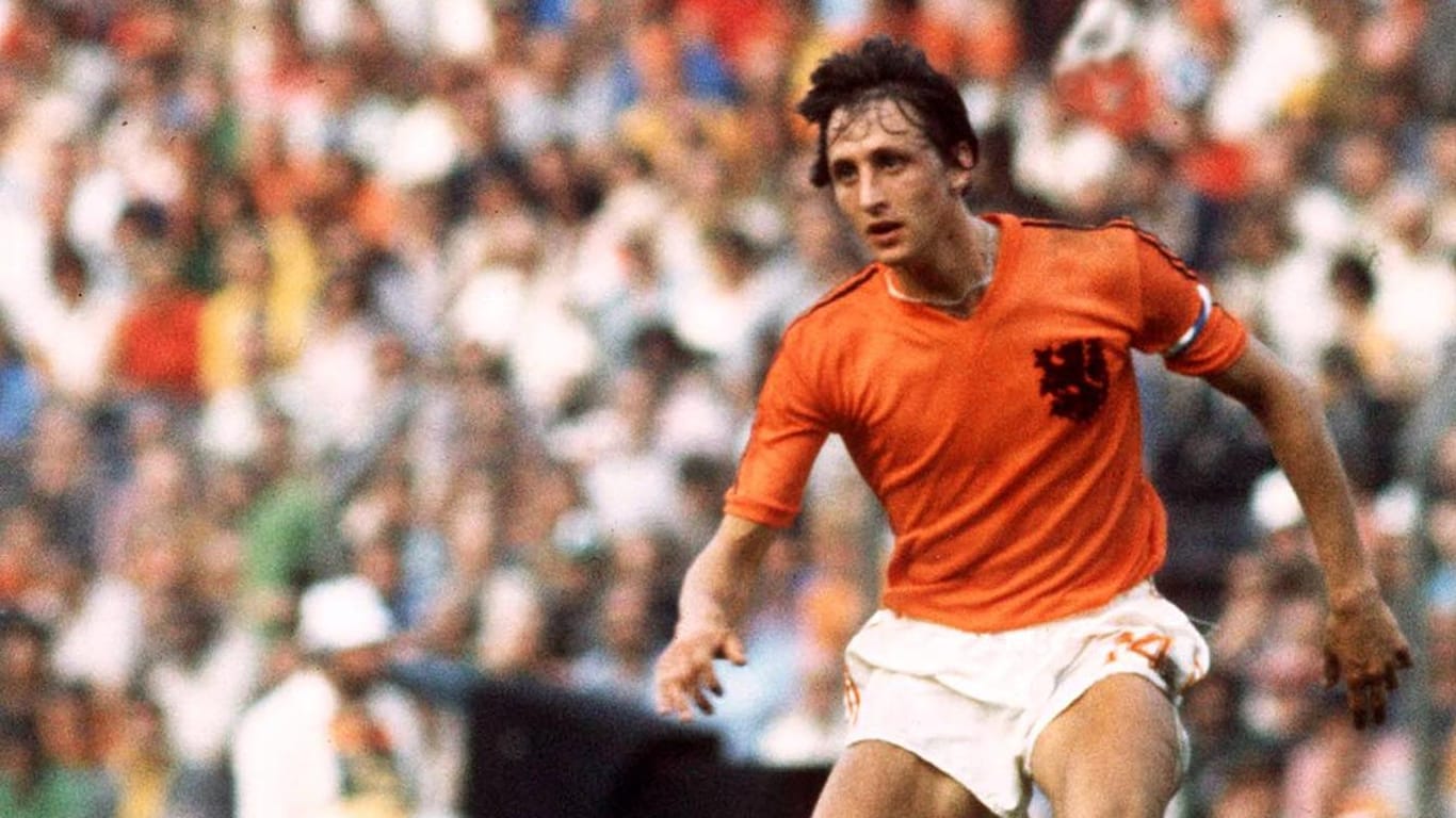 Johan Cruyff: Bei der WM 1974 führte er die Niederlande als Kapitän ins Endspiel.