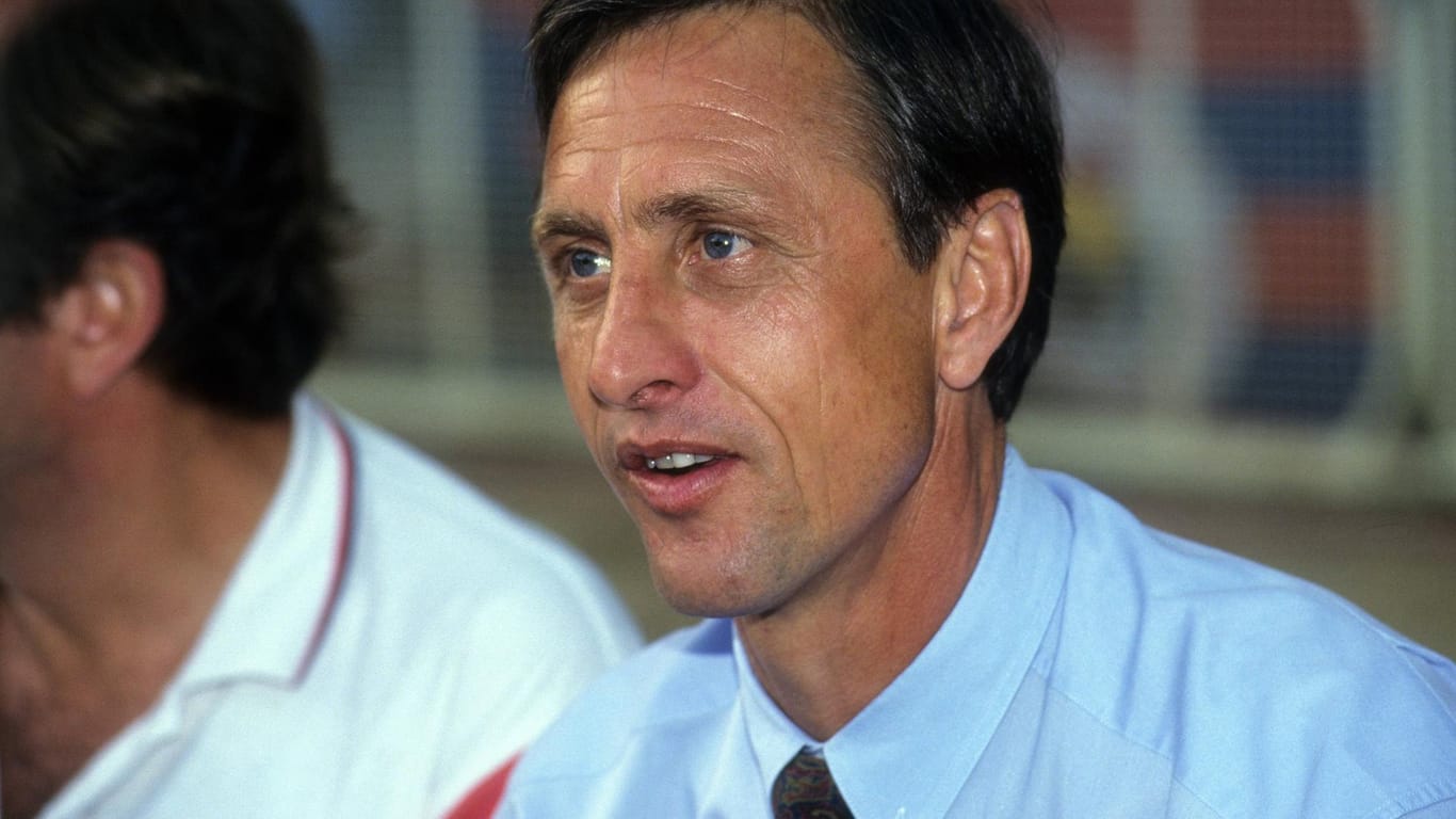 Johan Cruyff als Barcelona-Trainer auf der Bank des Wembley-Stadions: 1992 holte er mit Barça in London den Titel im Europapokal der Landesmeister.