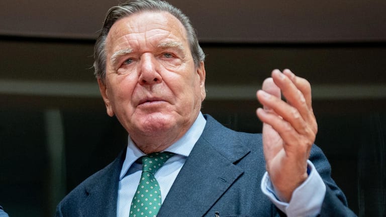 Gerhard Schröder: Der Altkanzler steht wegen seiner Putin-Nähe massiv in der Kritik.