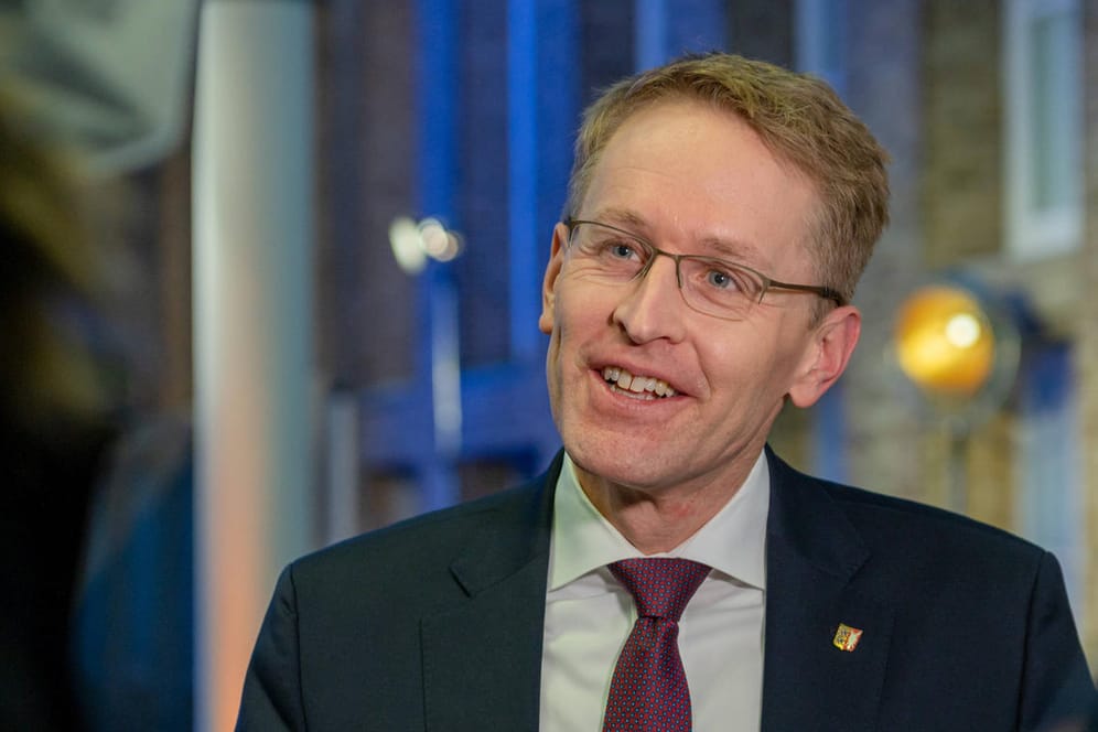 Er ist Ministerpräsident Schleswig-Holsteins und geht als Spitzenkandidat in die Landtagswahl 2022: Daniel Günther (CDU).