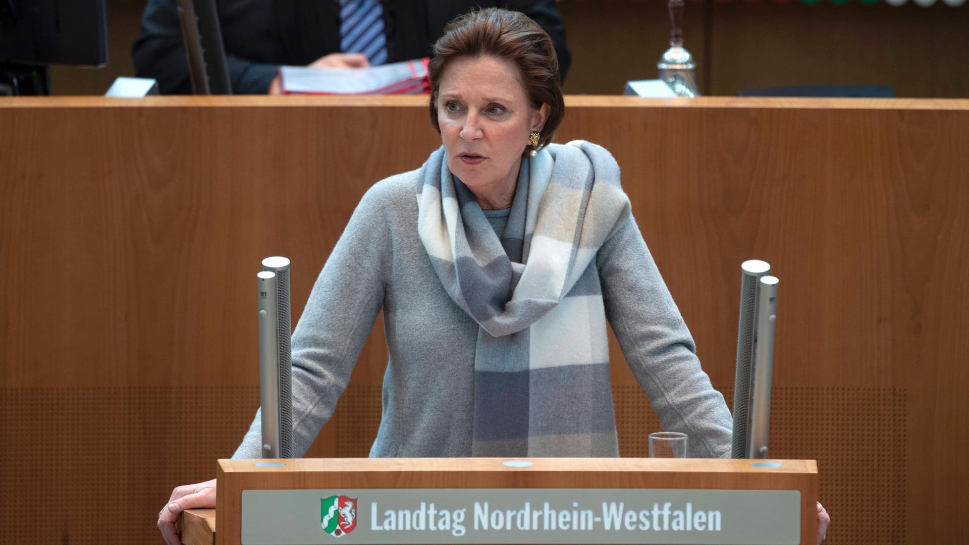Nordrhein-Westfalens Schulministerin Yvonne Gebauer bei einer Rede im Landtag (Archivbild): Die FDP-Politikerin möchte den Schulen in der Corona-Politik keine Sonderrole zusprechen. Nordrhein-Westfalens Schulministerin Yvonne Gebauer bei einer Rede im Landtag (Archivbild): Die FDP-Politikerin möchte den Schulen in der Corona-Politik keine Sonderrole zusprechen.