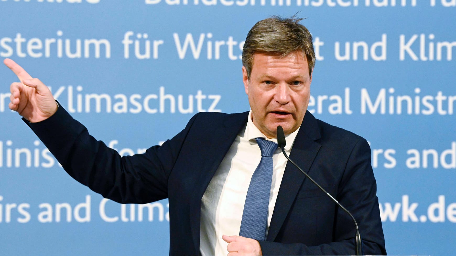 Wirtschaftsminister Robert Habeck: Die Deutschen müssen sich auf weiter steigende Preise einstellen. Wirtschaftsminister Robert Habeck: Die Deutschen müssen sich auf weiter steigende Preise einstellen.