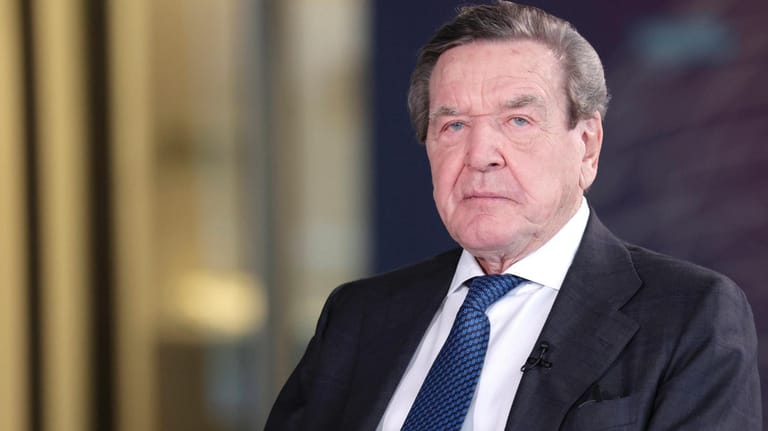 Gerhard Schröder: Der Altkanzler steht aufgrund seiner Tätigkeiten in der russischen Energiewirtschaft massiv in der Kritik.