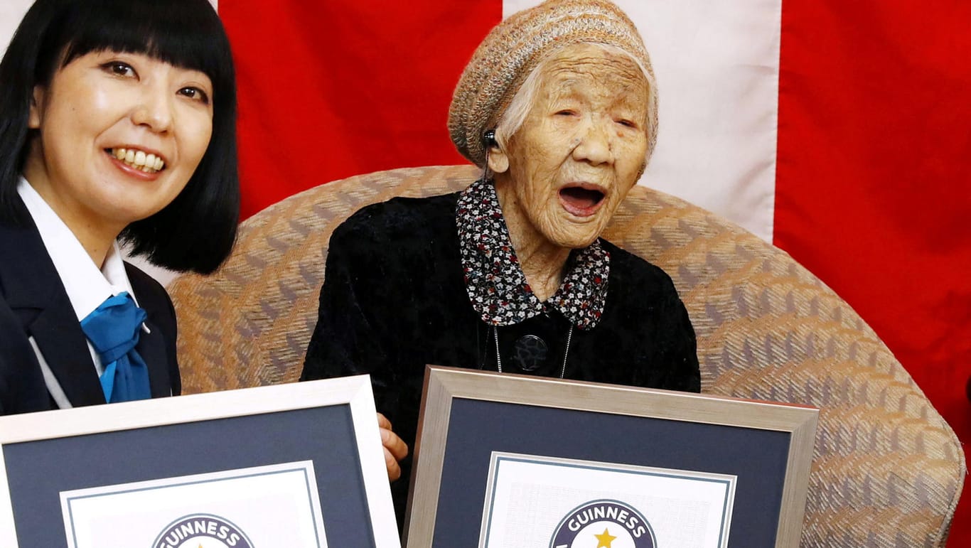 Kane Tanaka bei der Verleihung ihres Weltrekords 2019 (Archivfoto): Damals war die Japanerin 116 Jahre alt.