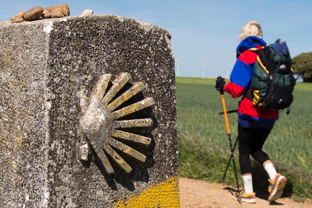 Pilgern (Symbolbild): Auf dem klassischen Jakobsweg geht es nach Santiago de Compostela.