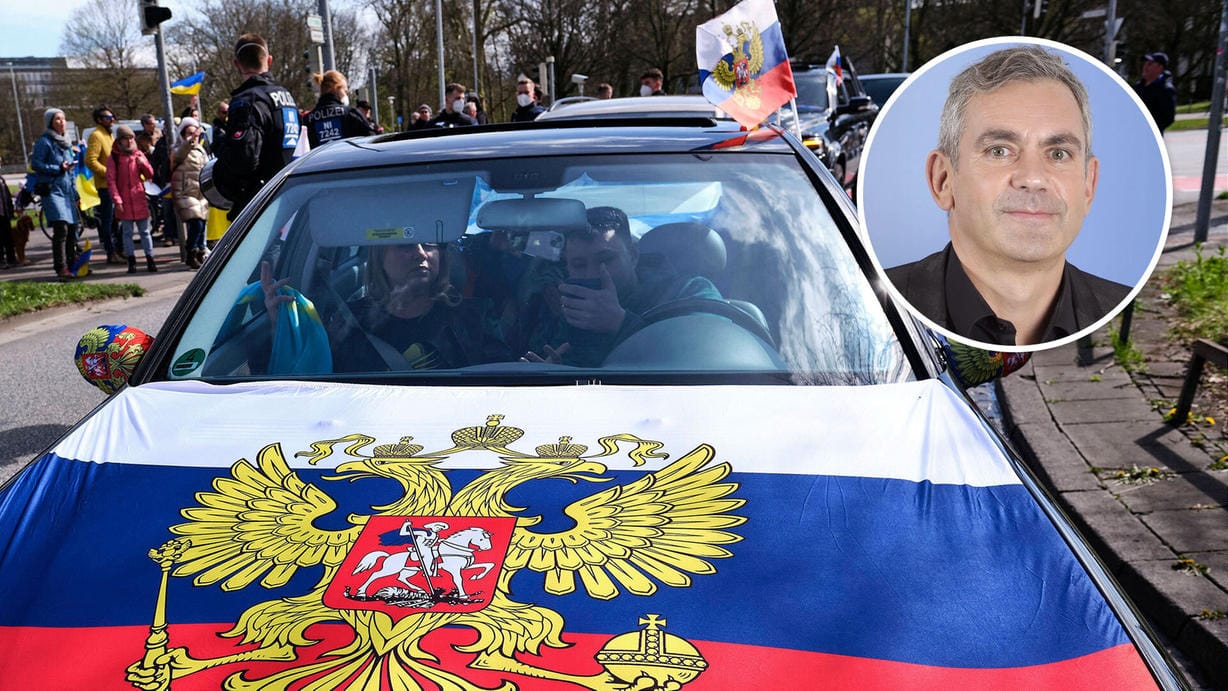 "Prorussischer Protest" in Hannover (Archivibild): Die Teilnehmer der sogenannten Russenkorsos sitzen Putins Propaganda auf, meint Wladimir Kaminer.