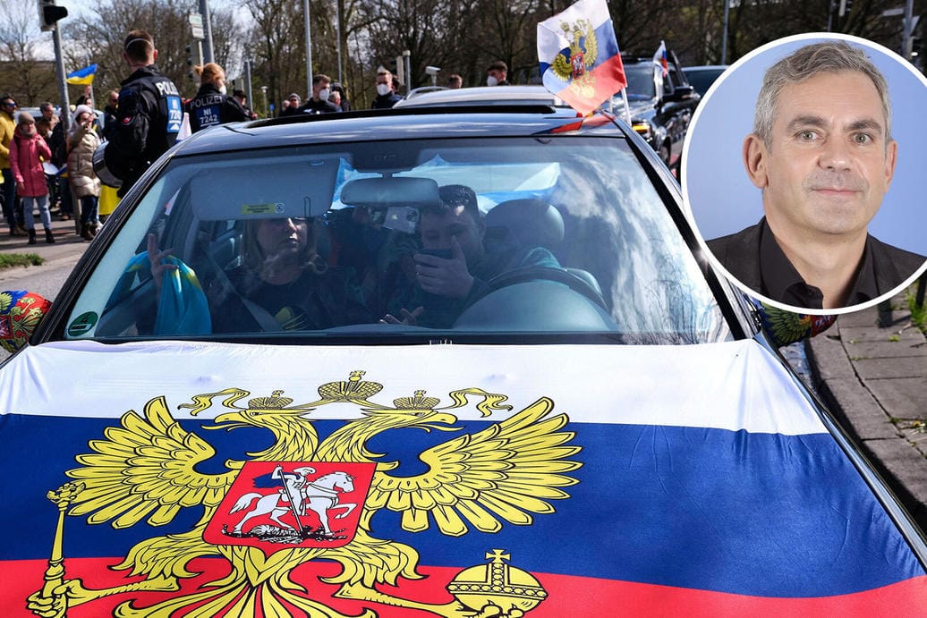 "Prorussischer Protest" in Hannover (Archivibild): Die Teilnehmer der sogenannten Russenkorsos sitzen Putins Propaganda auf, meint Wladimir Kaminer.