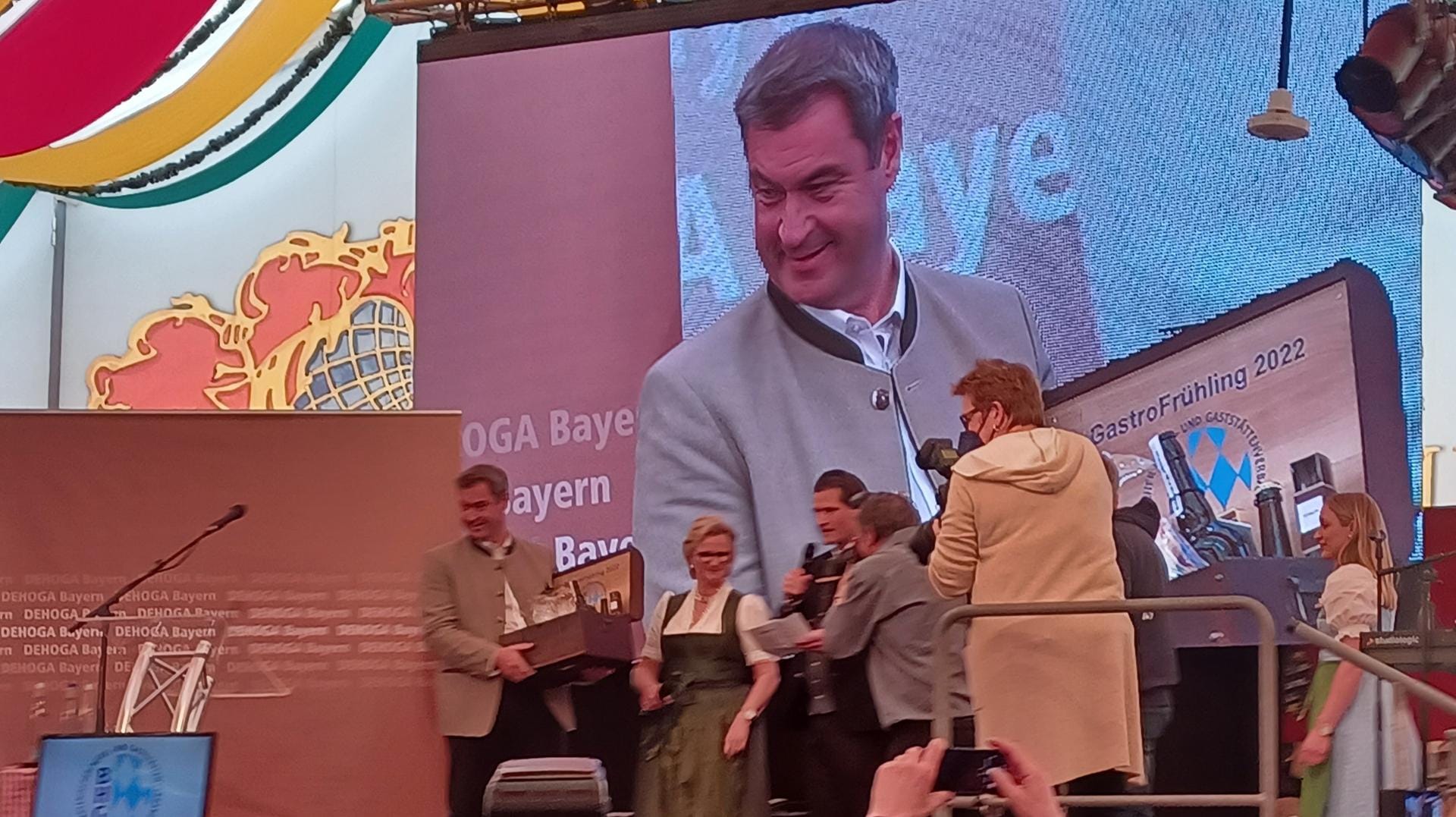 Ministerpräsident Markus Söder auf dem Frühlingsfest in München: "Volksfeste haben mir gefehlt." Ministerpräsident Markus Söder auf dem Frühlingsfest in München: "Volksfeste haben mir gefehlt."