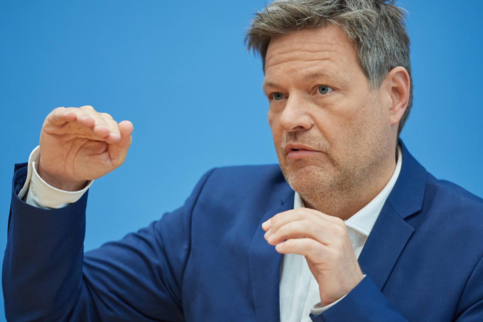 Robert Habeck: "Wir müssen uns daher darauf vorbereiten, dass sich die Lage zuspitzt." Robert Habeck: "Wir müssen uns daher darauf vorbereiten, dass sich die Lage zuspitzt."