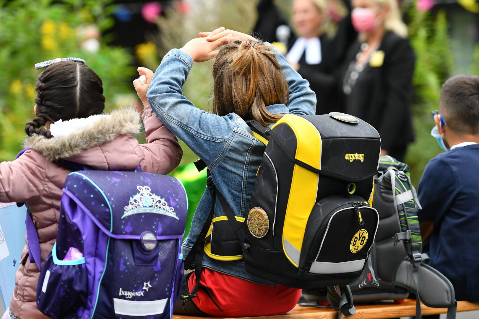 Eine Einschulung (Symbolbild): Zum kommenden Schuljahr erwartet Niedersachsen 7.500 Neuanmeldungen von geflüchteten Schülerinnen und Schülern.